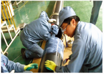 6、涂抹粘合劑